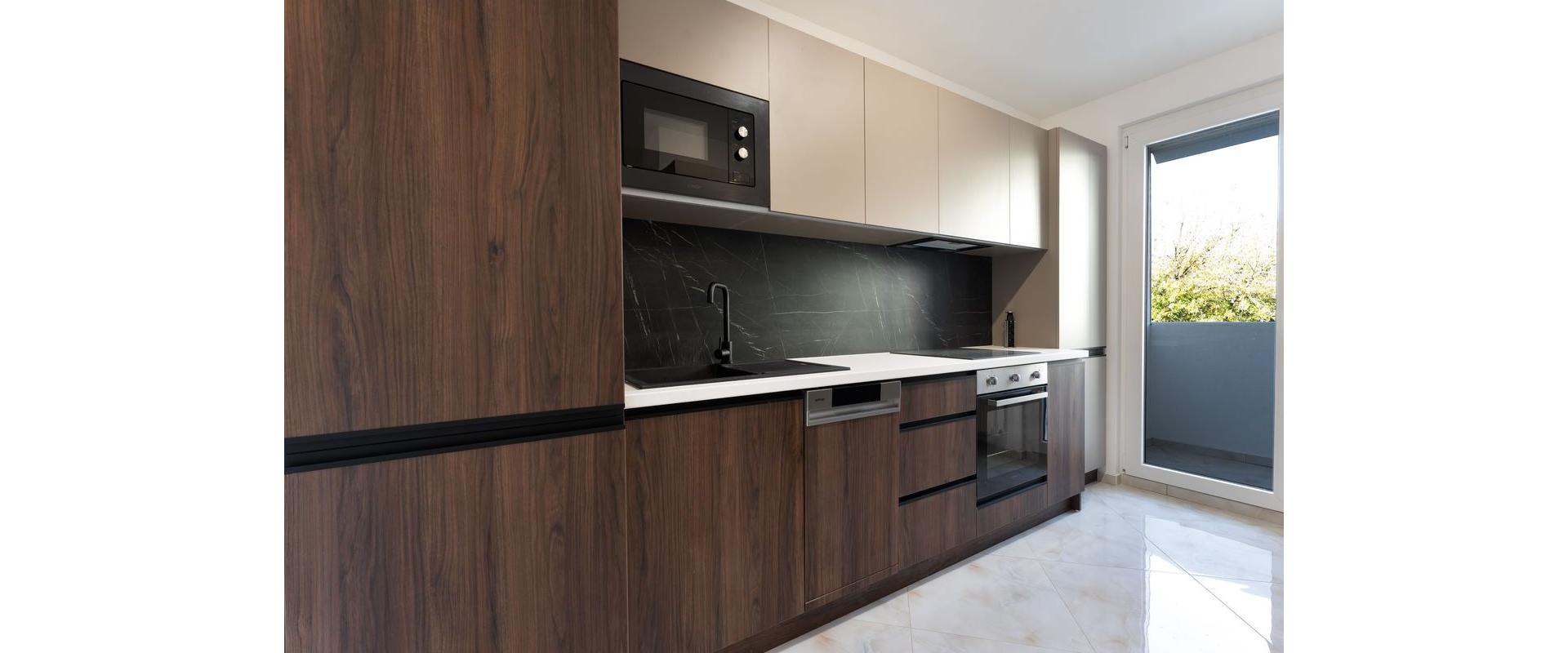 ZNÍŽENÁ CENA!!! Krásny Novo-zrekonštruovaný 3-Izbový byt