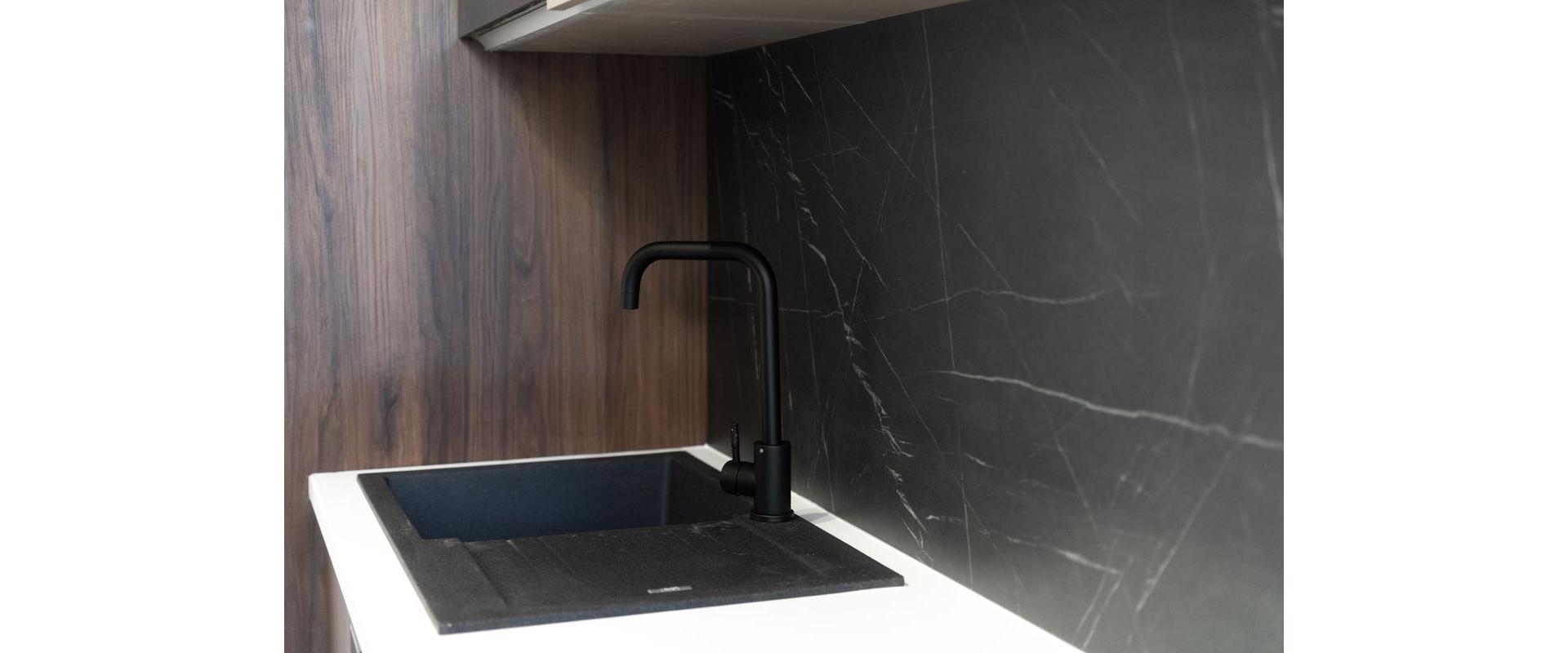 ZNÍŽENÁ CENA!!! Krásny Novo-zrekonštruovaný 3-Izbový byt