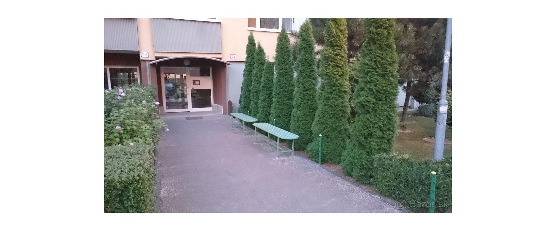 Praktický 2izbový byt na začiatku Petržalky