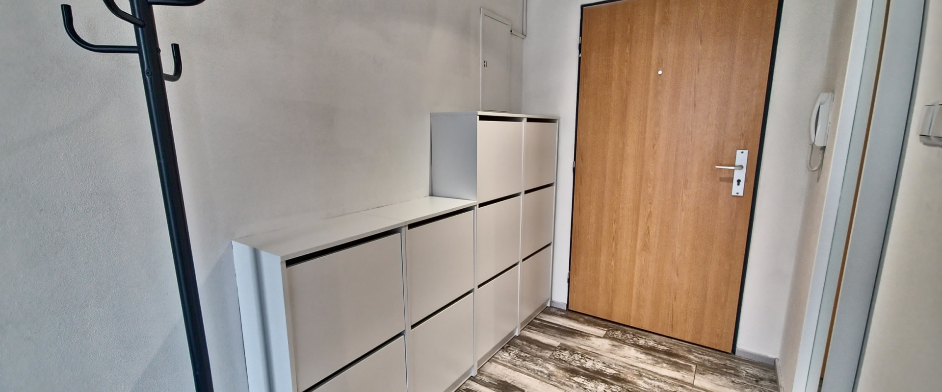 3-izbový byt s veľkou terasou, garážou a státím, pri Trnave