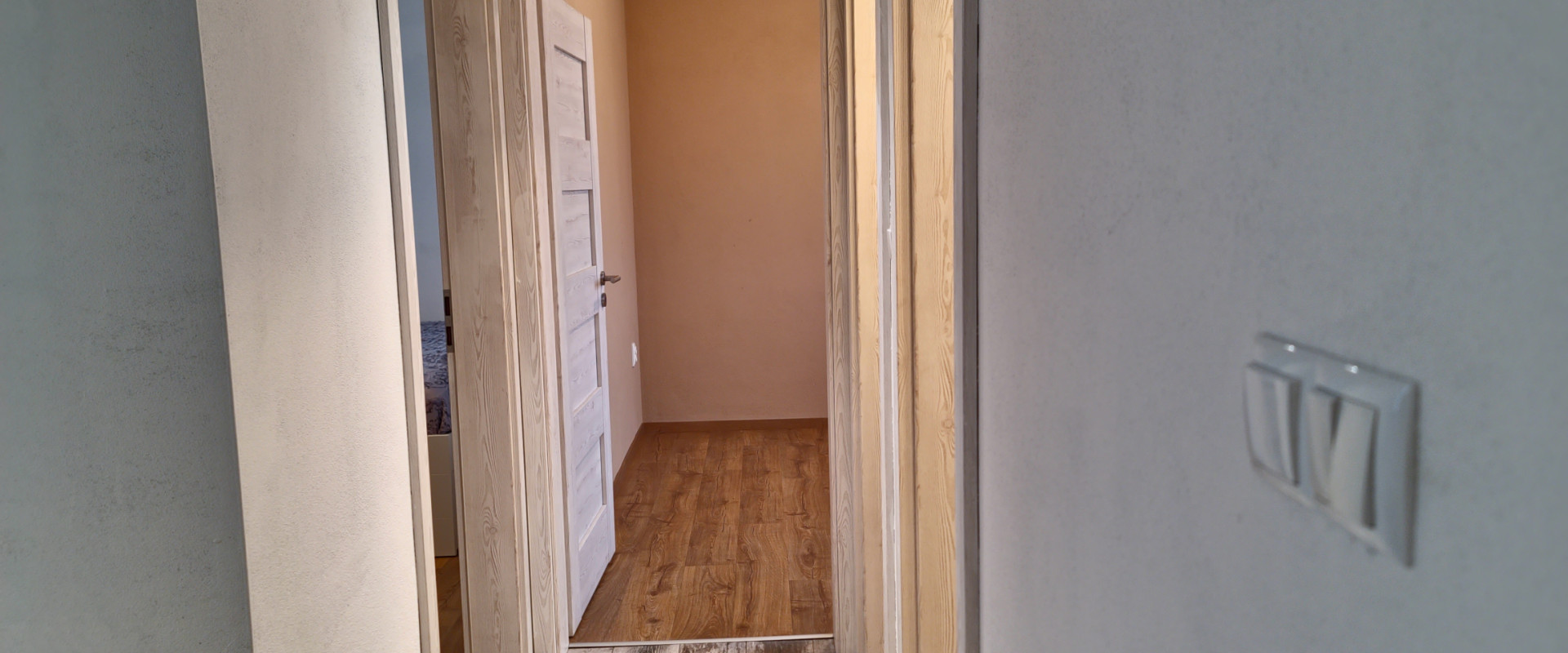 3-izbový byt s veľkou terasou, garážou a státím, pri Trnave