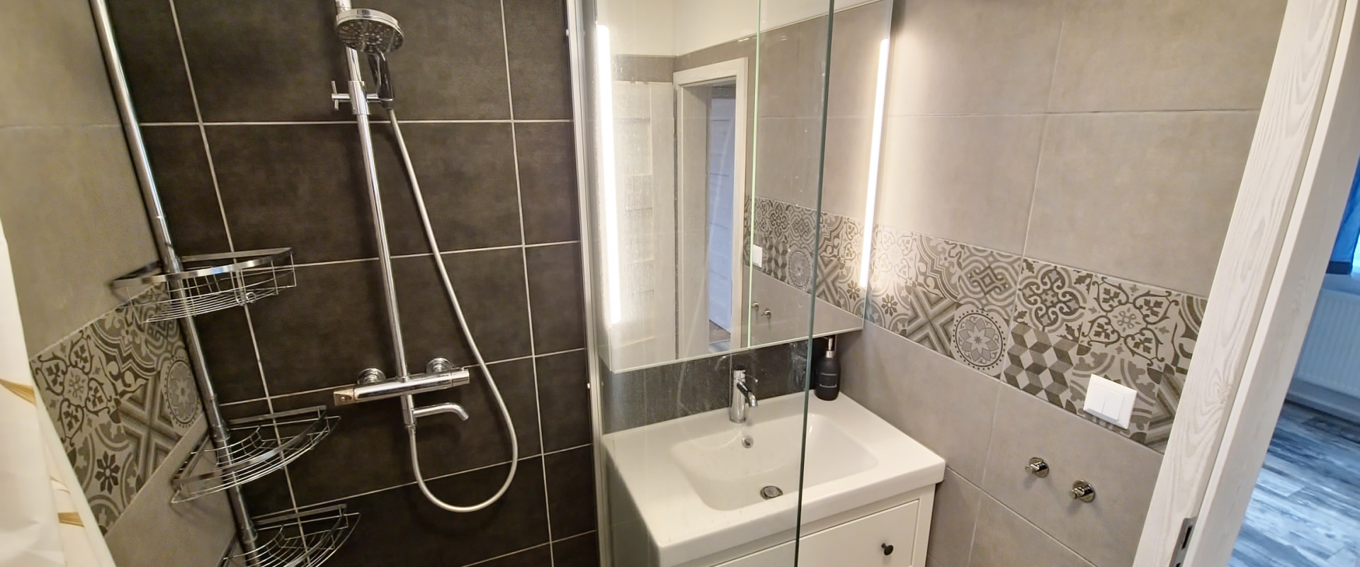 3-izbový byt s veľkou terasou, garážou a státím, pri Trnave