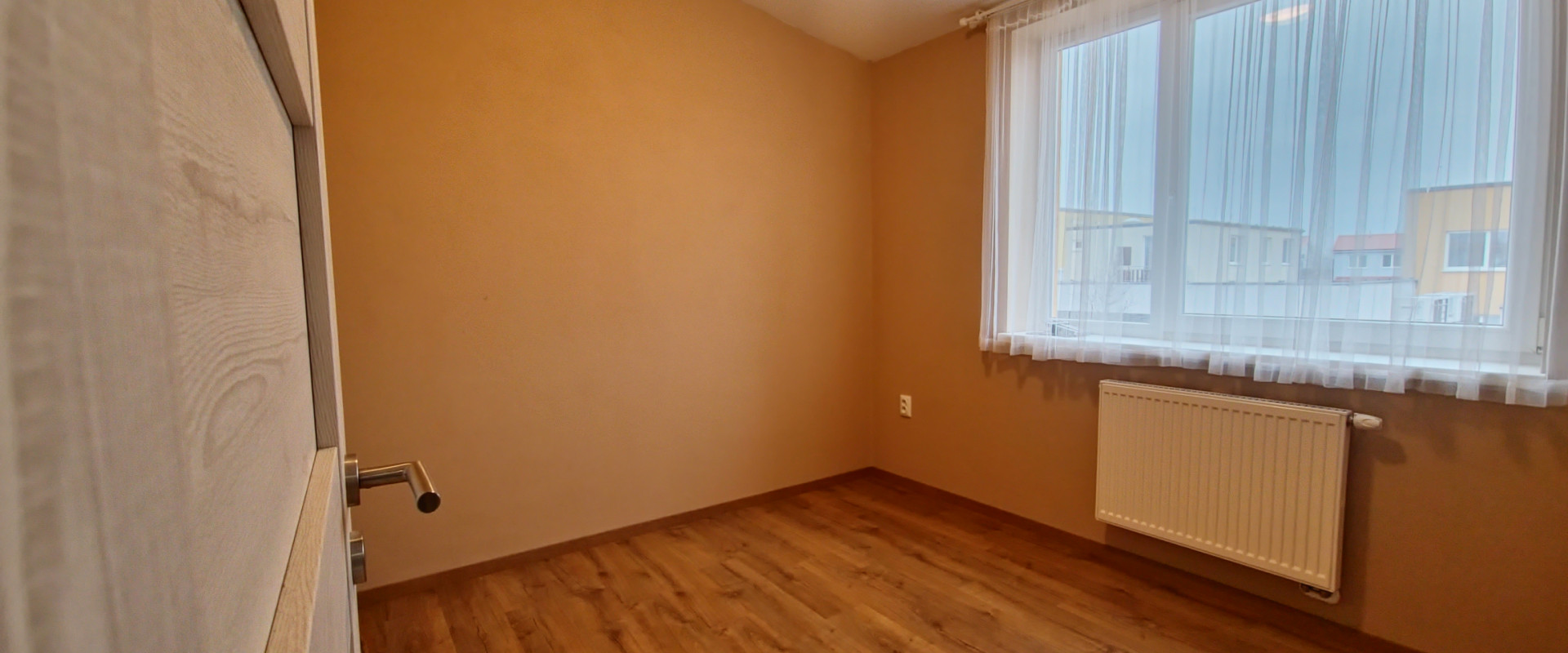 3-izbový byt s veľkou terasou, garážou a státím, pri Trnave