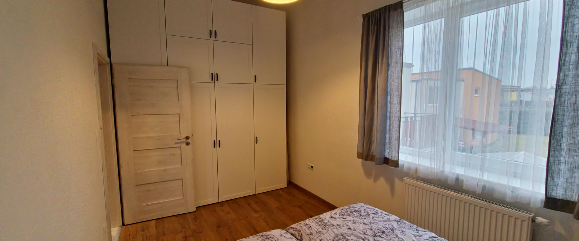 3-izbový byt s veľkou terasou, garážou a státím, pri Trnave