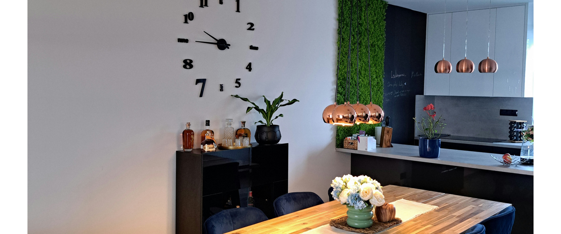 Moderný rodinný dom s bazénom a veľkým pozemkom blízko BA