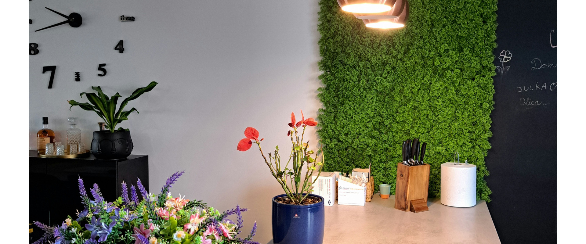 Moderný rodinný dom s bazénom a veľkým pozemkom blízko BA