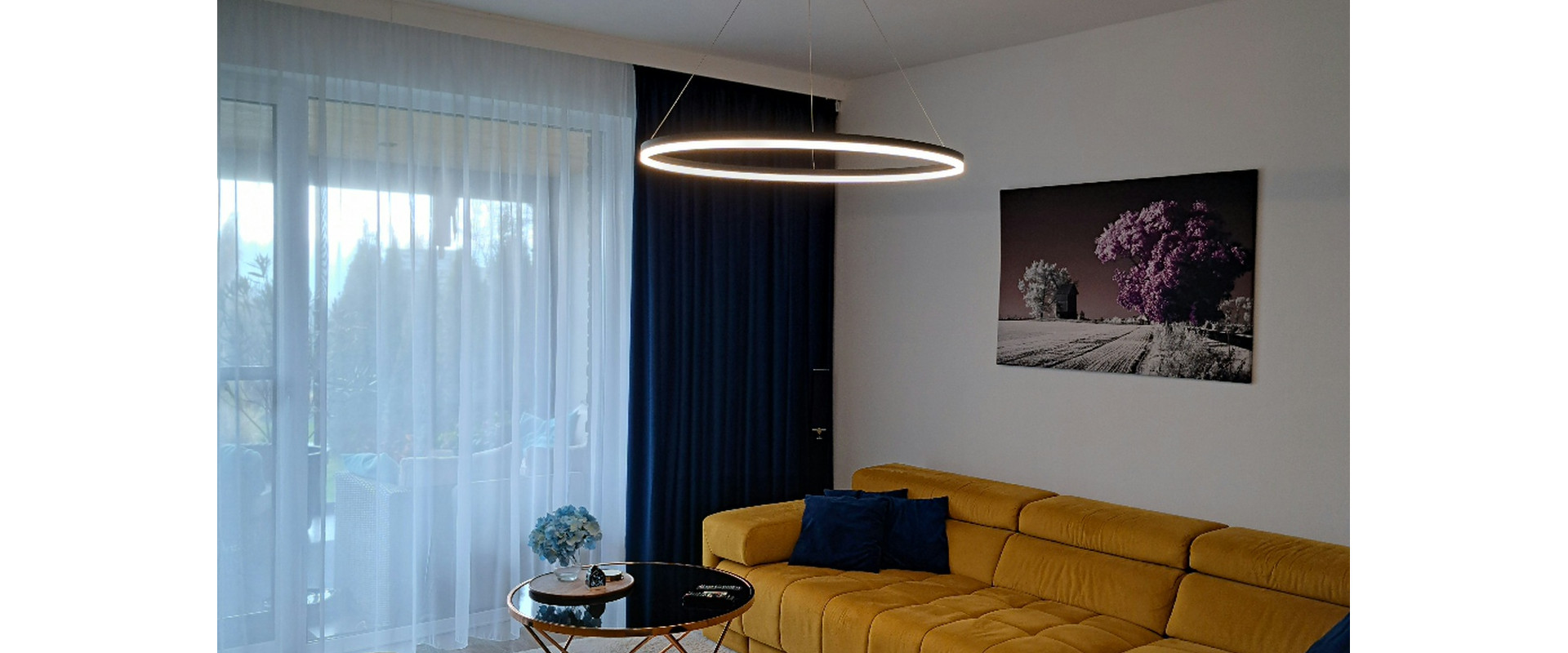 Moderný rodinný dom s bazénom a veľkým pozemkom blízko BA