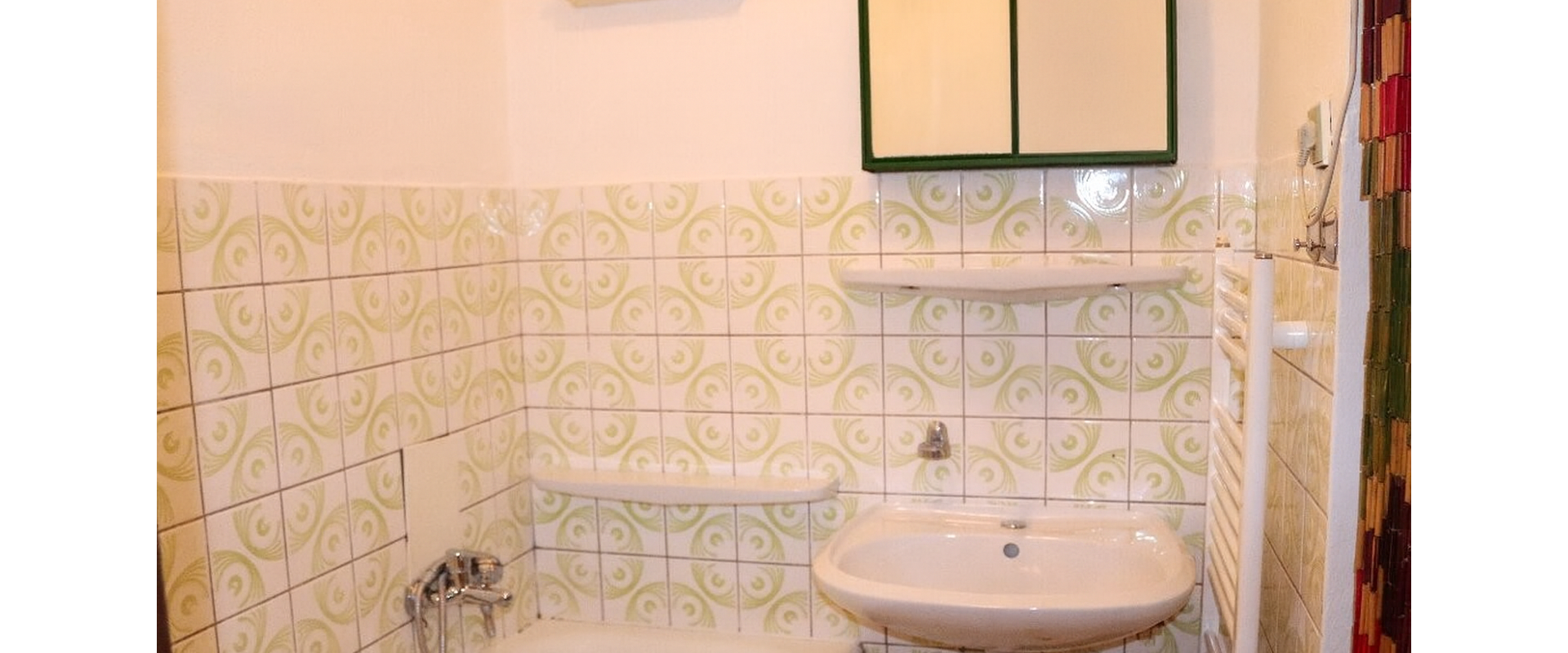 PREDAJ: Vynikajúca Investičná Príležitosť - 3 izbový byt - pôvodný stav - Dúbravka