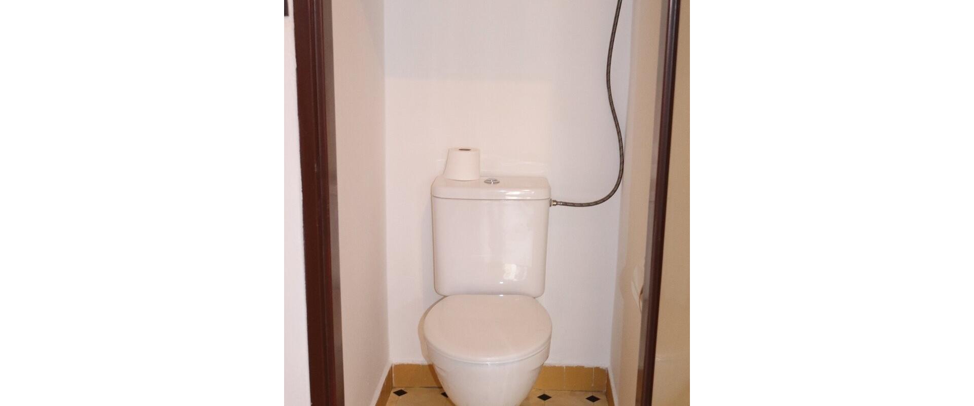 PREDAJ: Vynikajúca Investičná Príležitosť - 3 izbový byt - pôvodný stav - Dúbravka