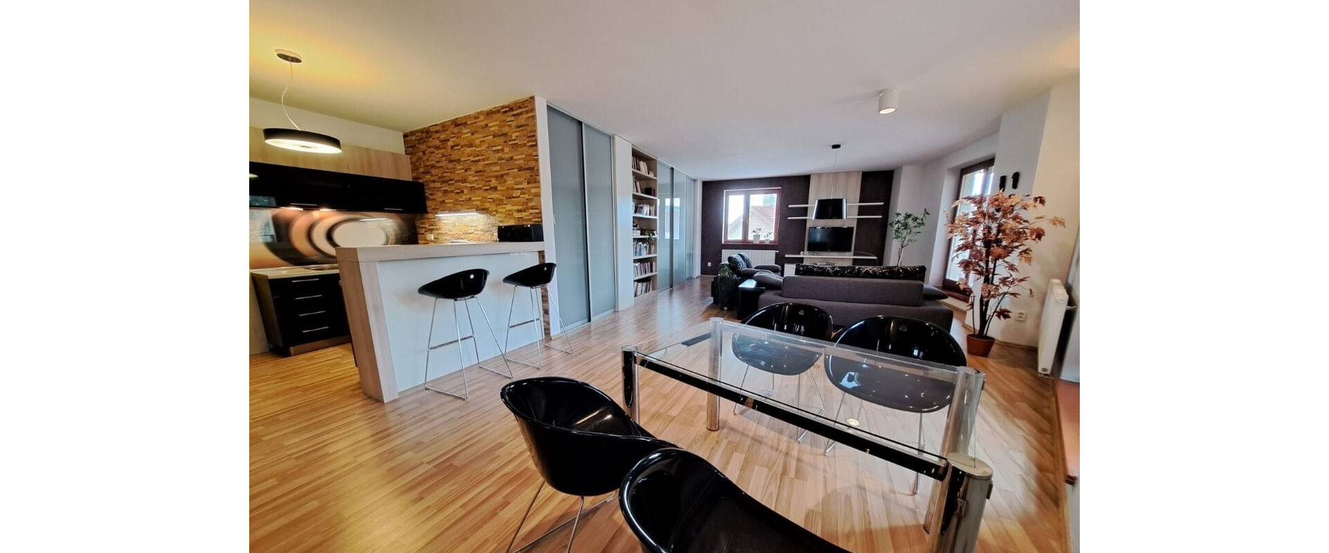 Nadštandardný 3 izbový byt, prenájom