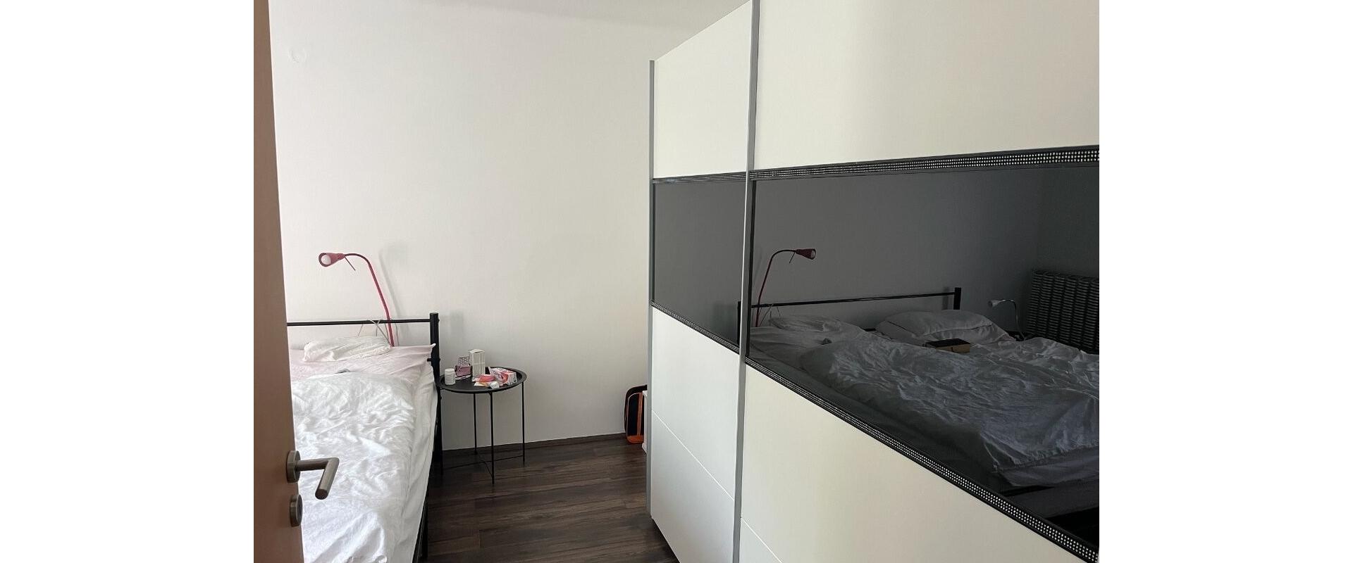 TOP LOKALITA - Priestranný 2-izbový byt na prenájom