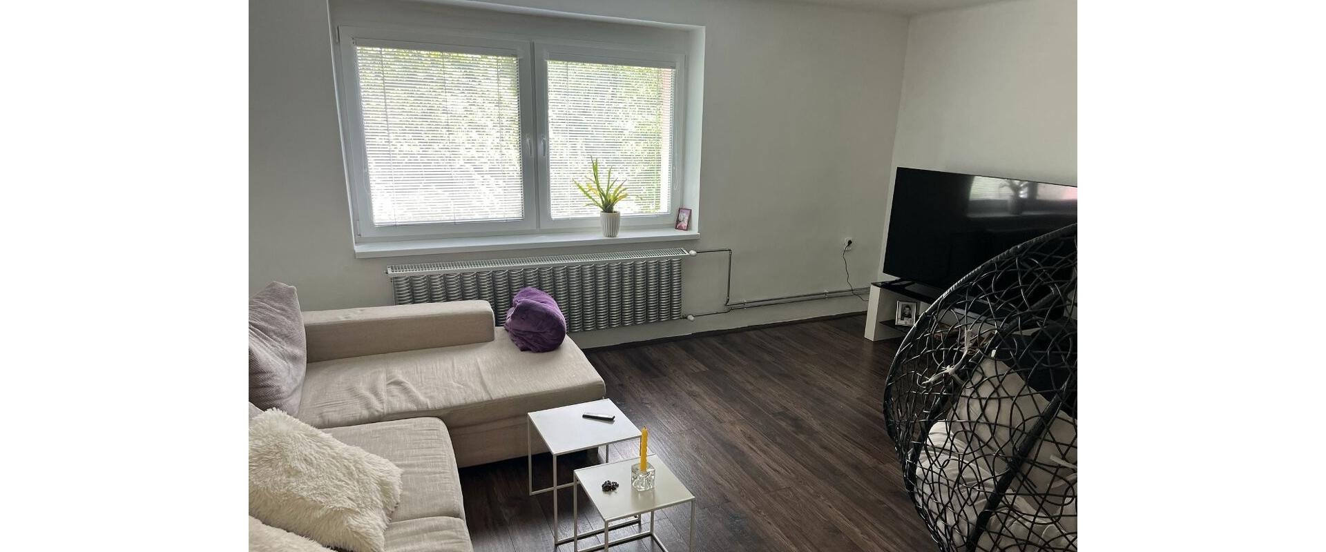 TOP LOKALITA - Priestranný 2-izbový byt na prenájom