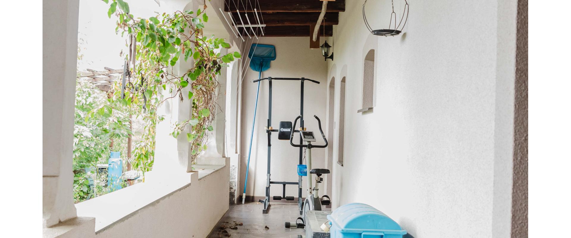 Nezabudnuteľná rodinná vila na samote 1,5ha areál pod horou