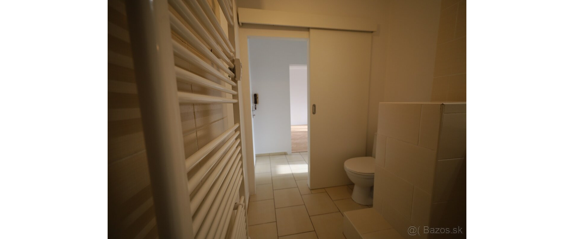 Svetlo, výhľad a pokoj - na predaj 2 izbový byt v korunách stromov - Ružinov - Ostredky