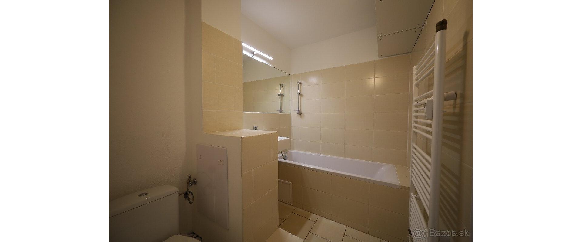 Svetlo, výhľad a pokoj - na predaj 2 izbový byt v korunách stromov - Ružinov - Ostredky