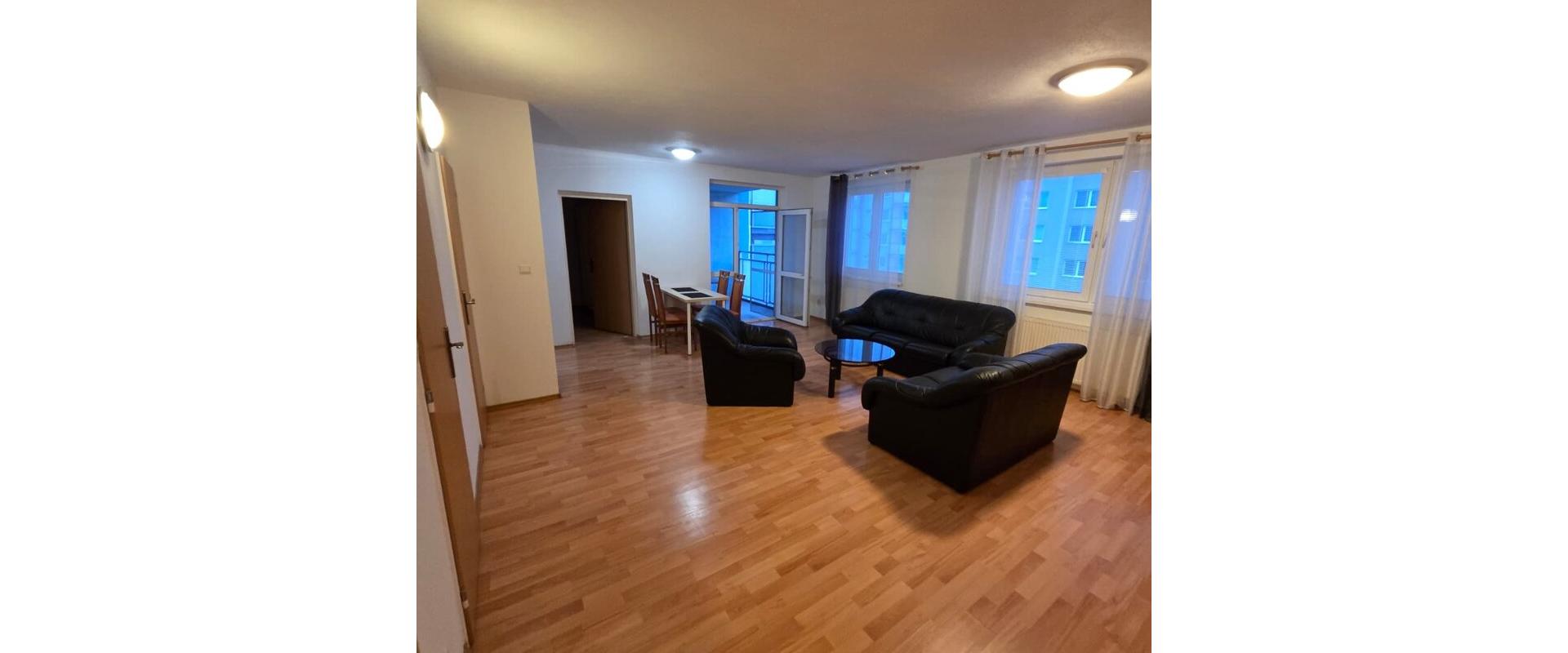 Veľký 2izbový byt v Dúbravke