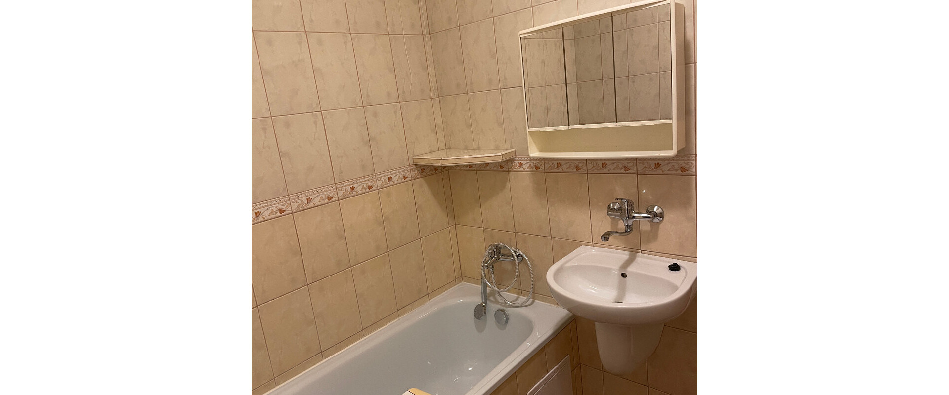 Prenájom slnečný 1-izbový byt s balkónom – Južná trieda, Košice