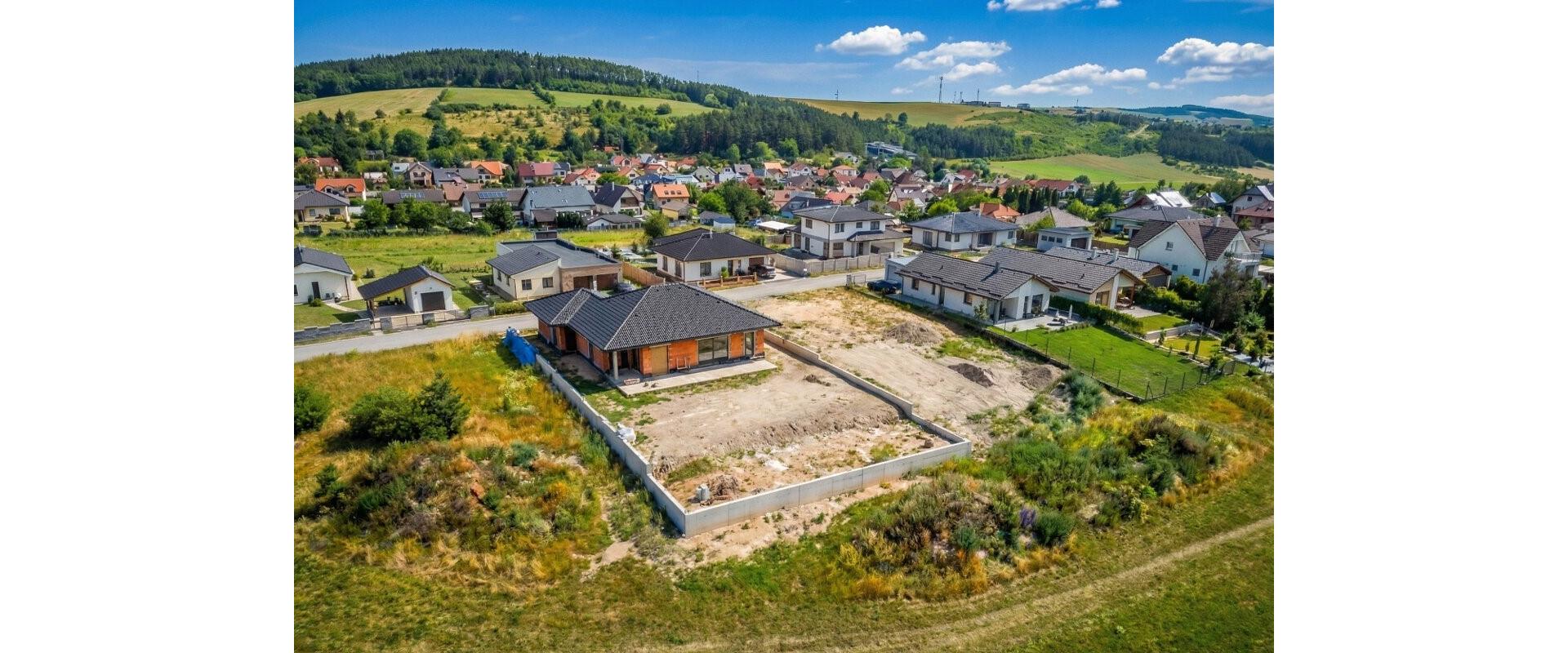 Pozemok pre rodinny dom - Poprad - 813 m2