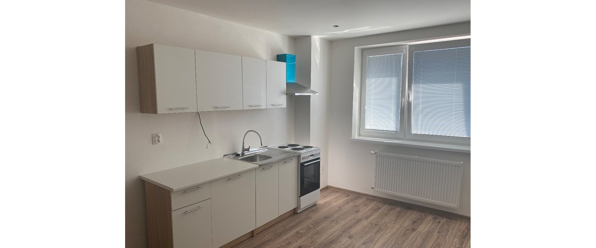 Zariadený, zrekonštruovaný 2-izbový byt s parkovacím miesto