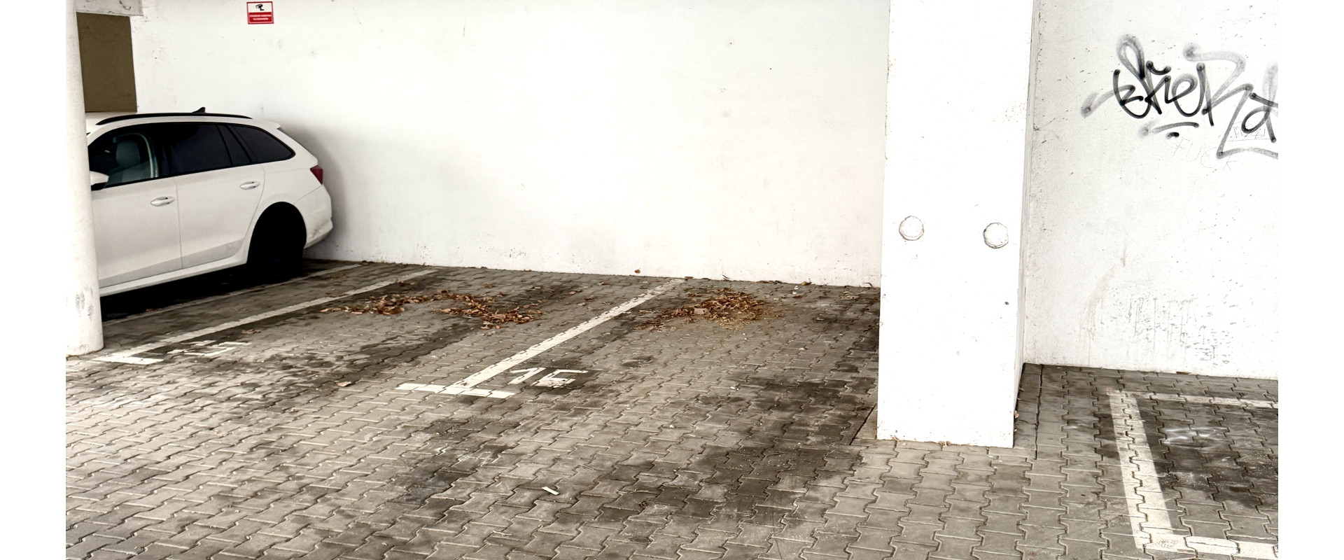 ZNÍŽENÁ CENA-Garážové parkovacie miesto Šamorín- Gazdovský Rad