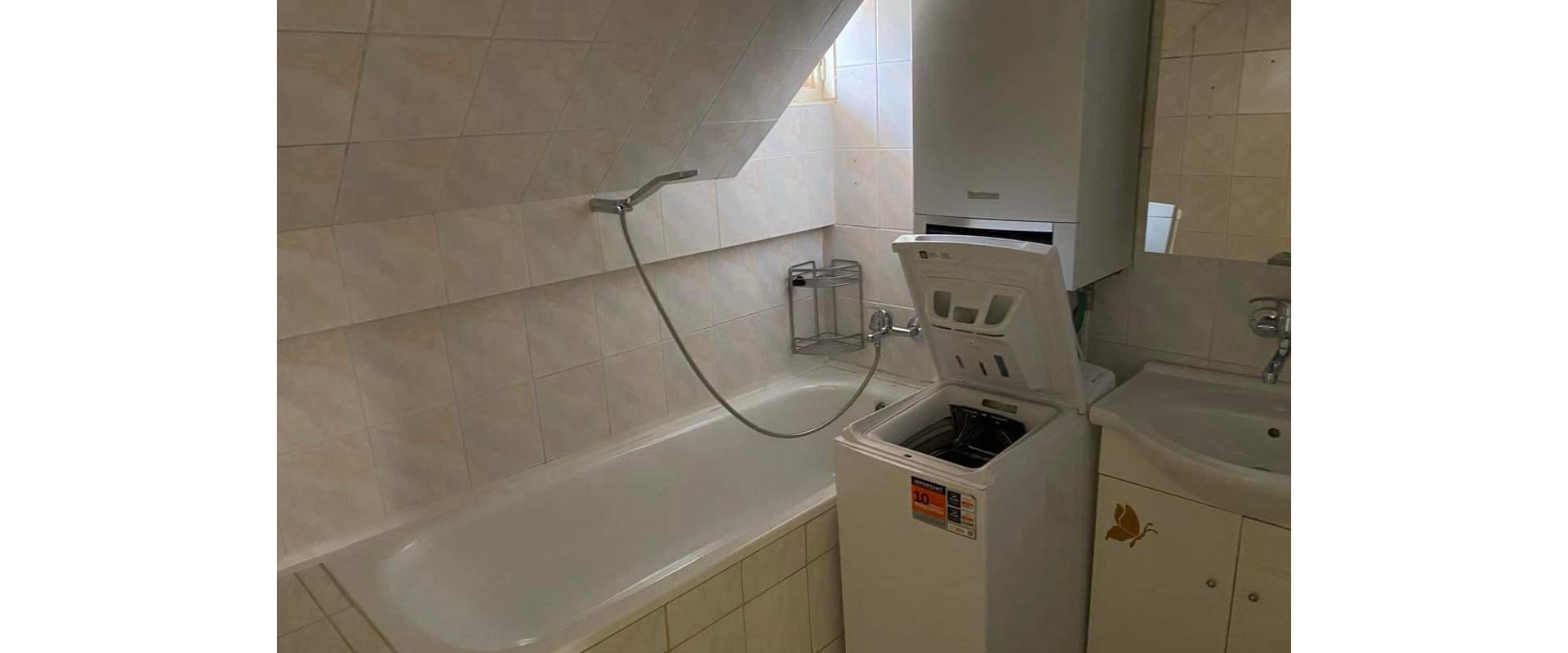 Prenájom 2 izbového bytu v centre Pezinka