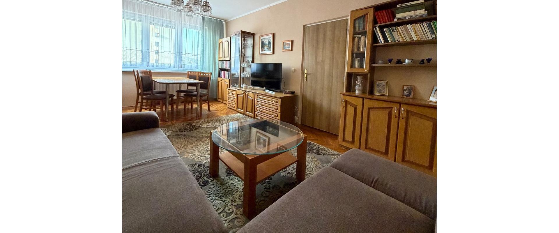 Predaj 4-izbový prerobený byt so zariadením v skvelej lokalite – Obchodná ulica, Košice-Terasa