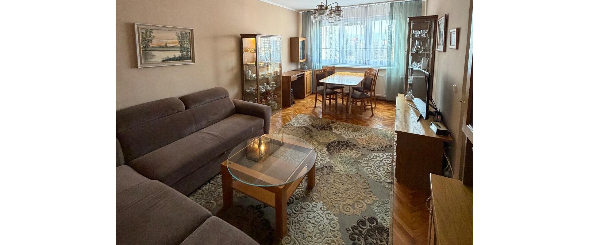 Predaj 4-izbový prerobený byt so zariadením v skvelej lokalite – Obchodná ulica, Košice-Terasa