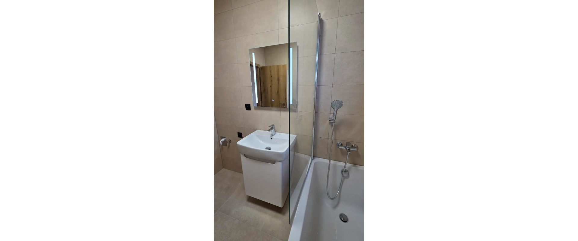 Moderný 2-izbový byt po kompletnej rekonštrukcii – Ružinov