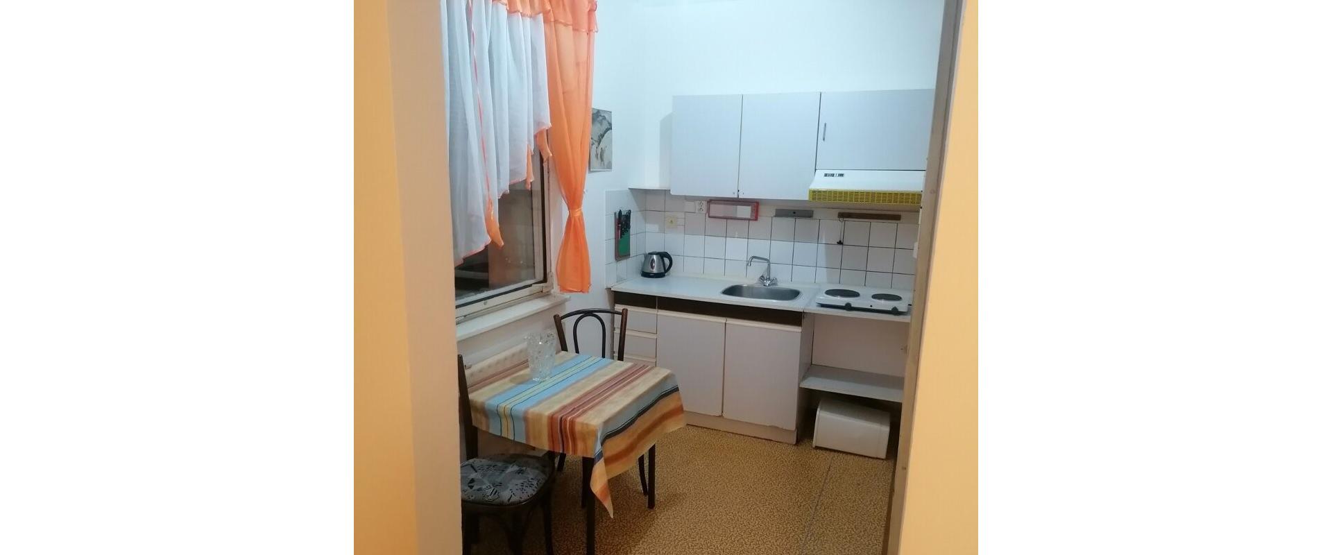 Prenájom 1 izbového bytu blízko centra