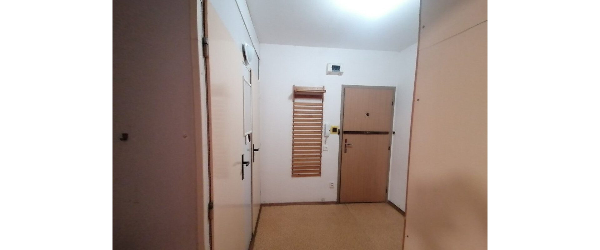 Prenájom 1 izbového bytu blízko centra