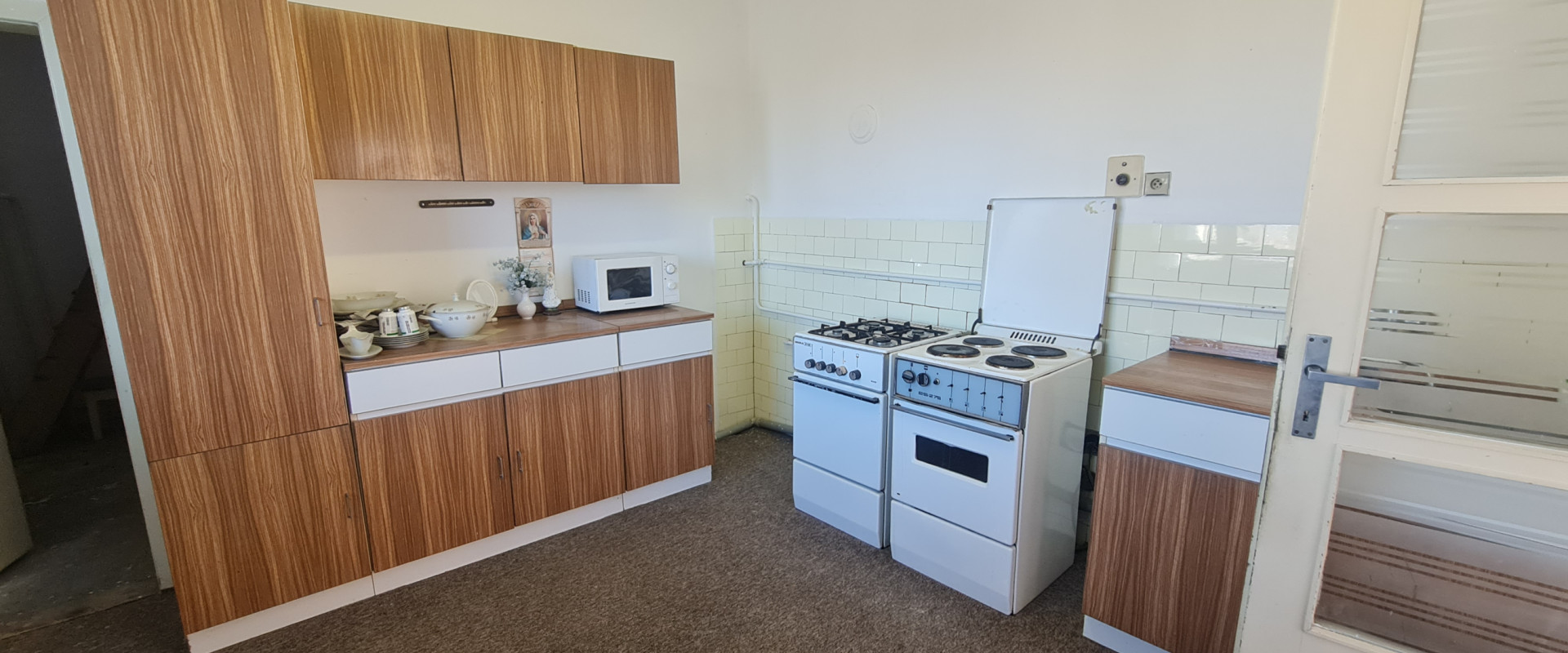 Rodinný dom s 5547 m² pozemkom – Hlohovec časť Šulekovo