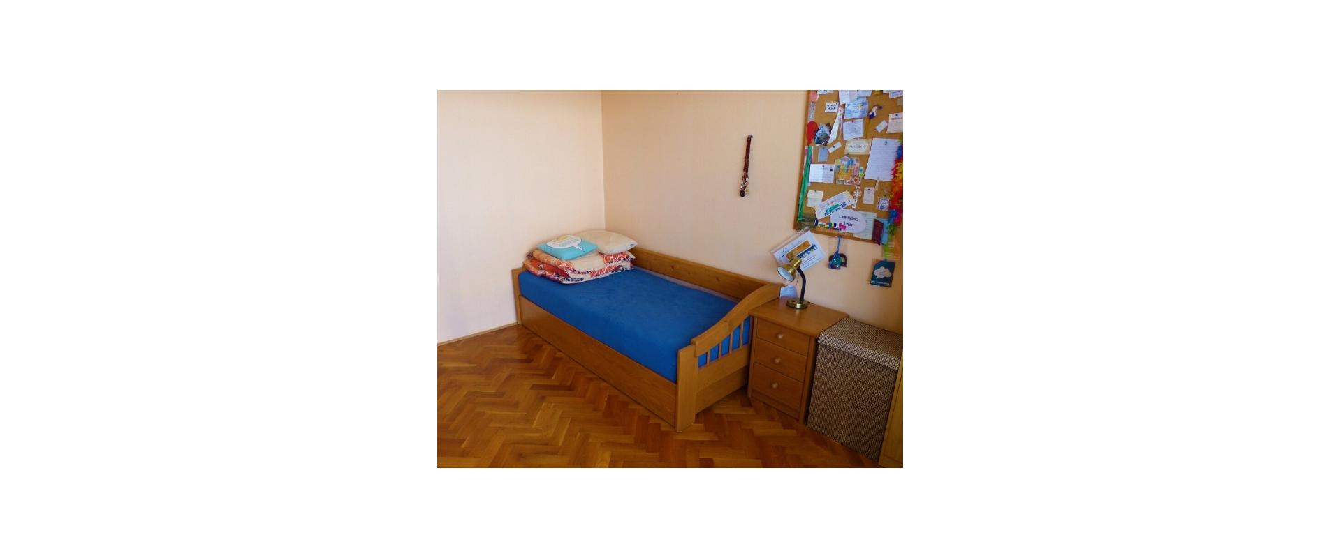 Prenájom priestranného kompletne zariadeného 3-izbového bytu