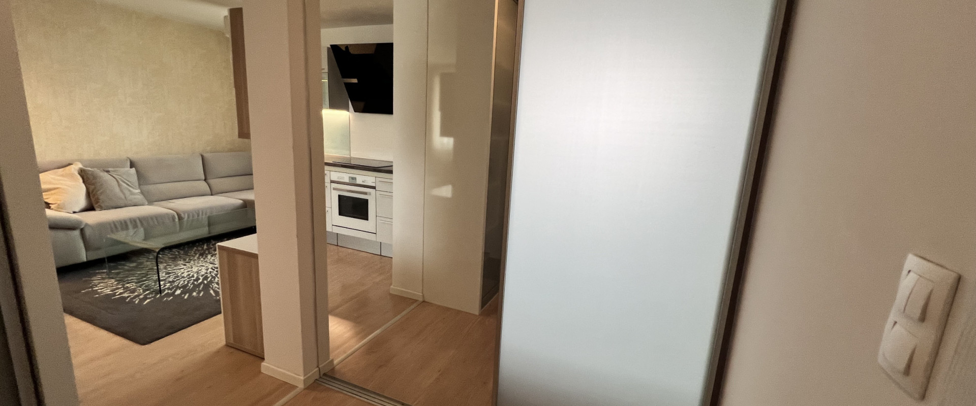 3D OBHLIADKA! ZARIADENÝ 2-IZB.BYT + BALKÓN + PARKING V RUŽINOVE