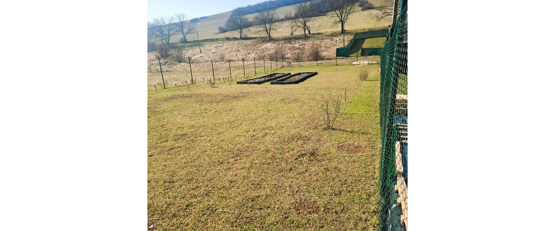 Na predaj rodinný dom s pozemkom o rozlohe - 1 796 m² v obci Prosačov.