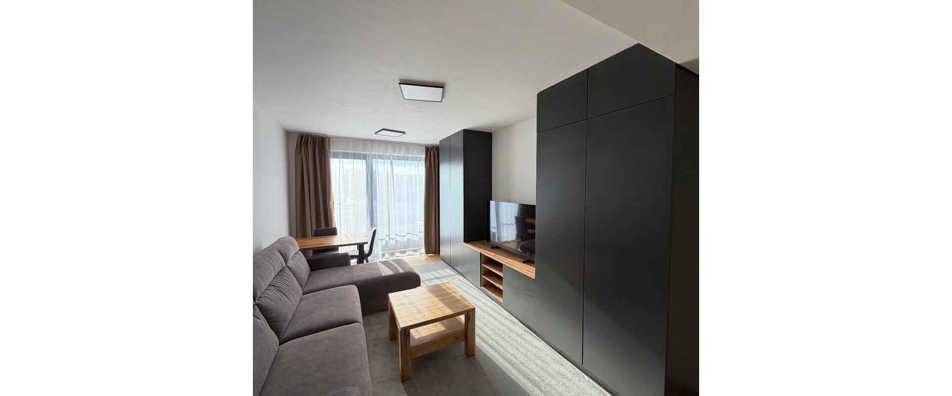 Na  prenájom   1-izbový byt v novostavbe v centre mesta