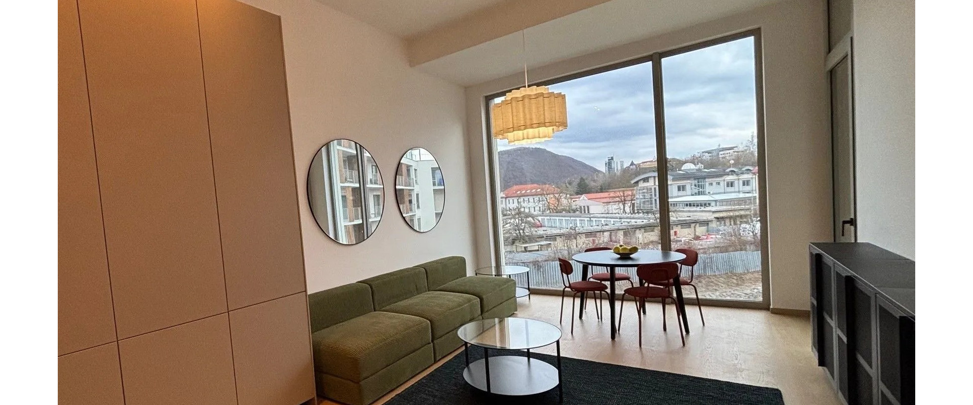 Prenájom 2 -izbový byt v Banskej Bystrici-nový, svetlý, slnečný, pre náročného klienta