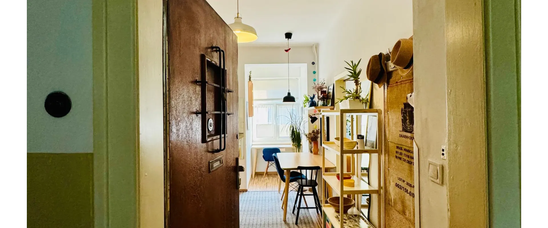 Staromestský 2 izbový zariadený byt v historickej lokalite Blumentál / Staré Mesto