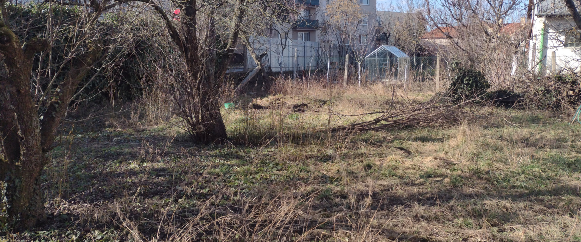 STAVEBNÝ POZEMOK 306M2 PIEŠŤANY