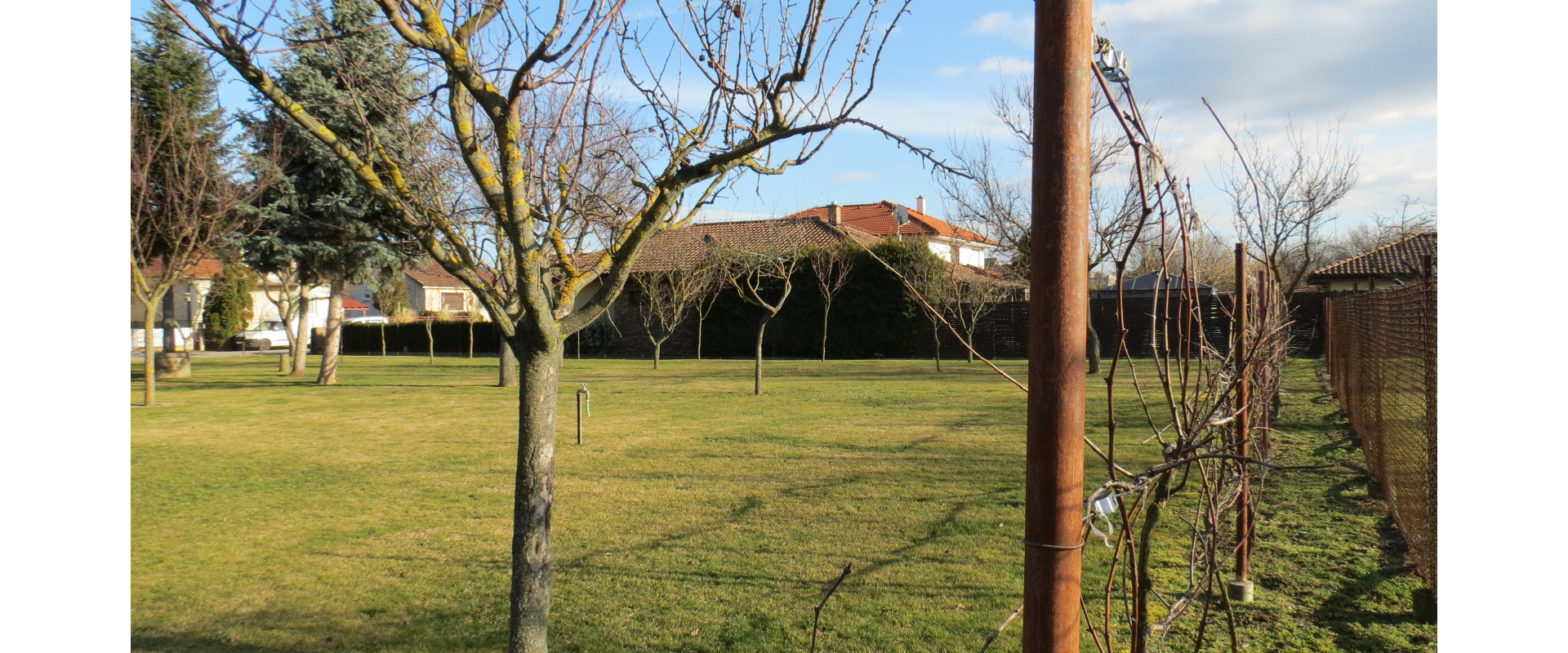 NA PREDAJ STAVEBNÝ POZEMOK 861 m2, Lužianky