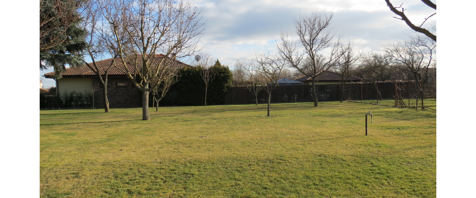 NA PREDAJ STAVEBNÝ POZEMOK 861 m2, Lužianky