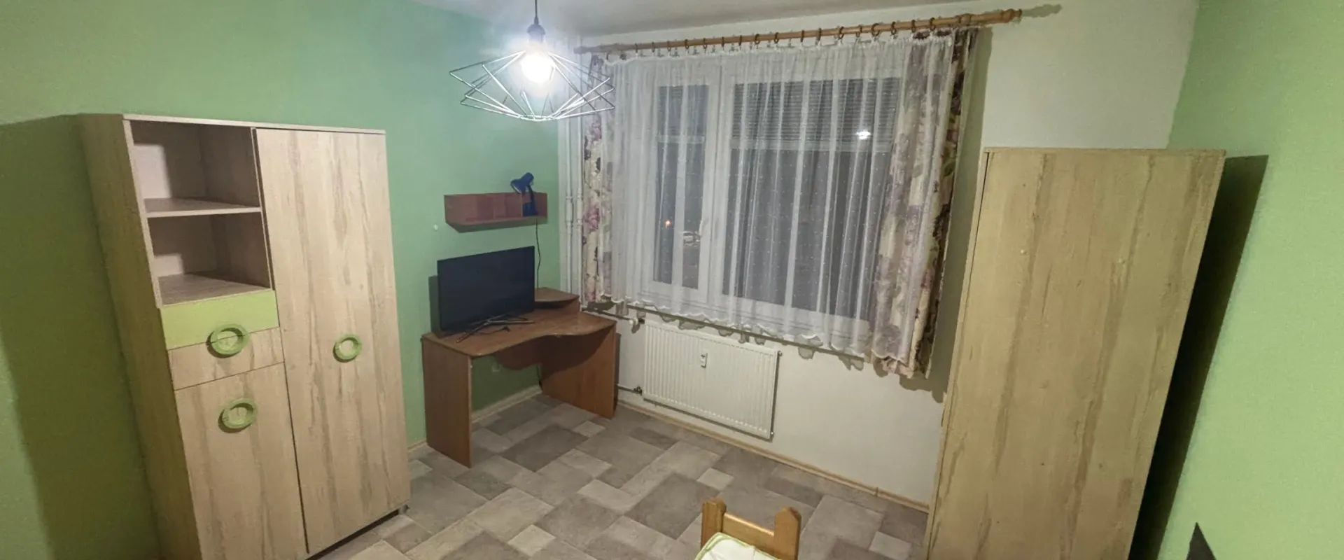 Prenájom priestranného 3-izbového bytu s balkónom