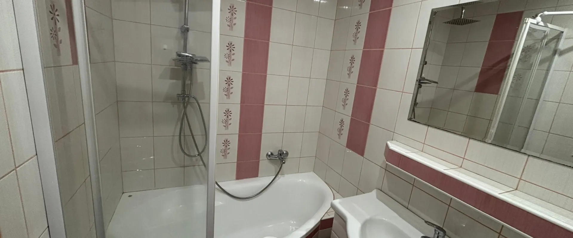 Prenájom priestranného 3-izbového bytu s balkónom