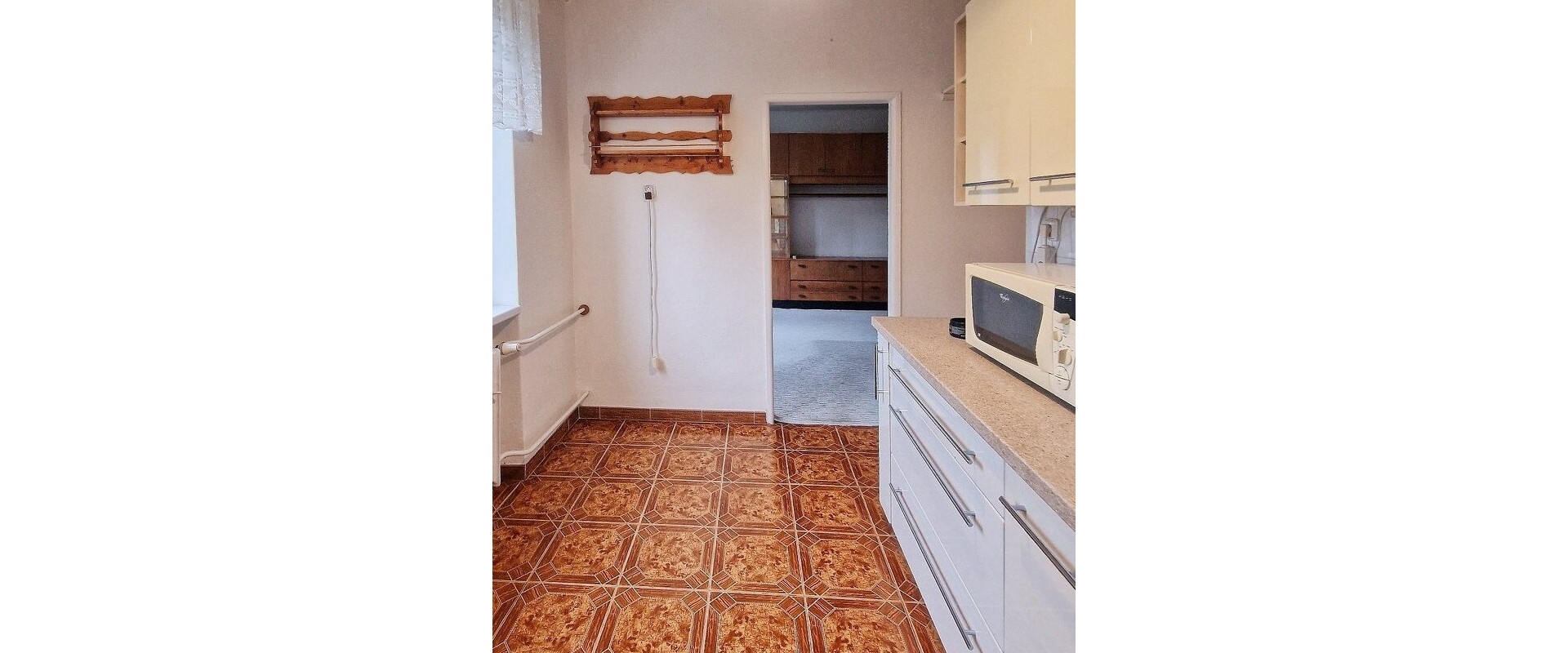 ZNÍŽENÁ CENA: Priestranný 2 izbový byt - Dúbravka