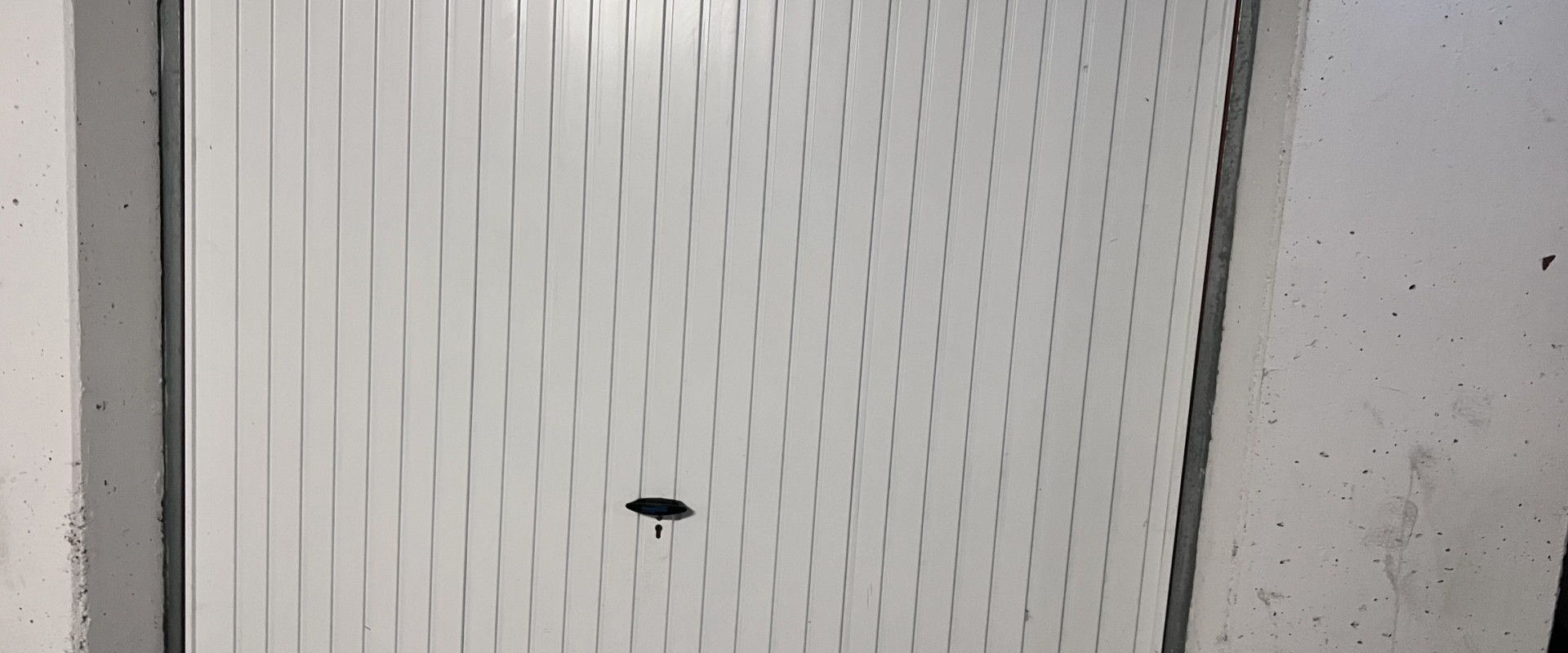 PREDAJ: Podzemná garáž - TOP stav - Dúbravka