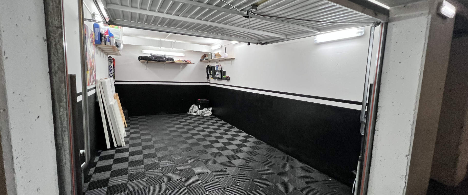 PREDAJ: Podzemná garáž - TOP stav - Dúbravka