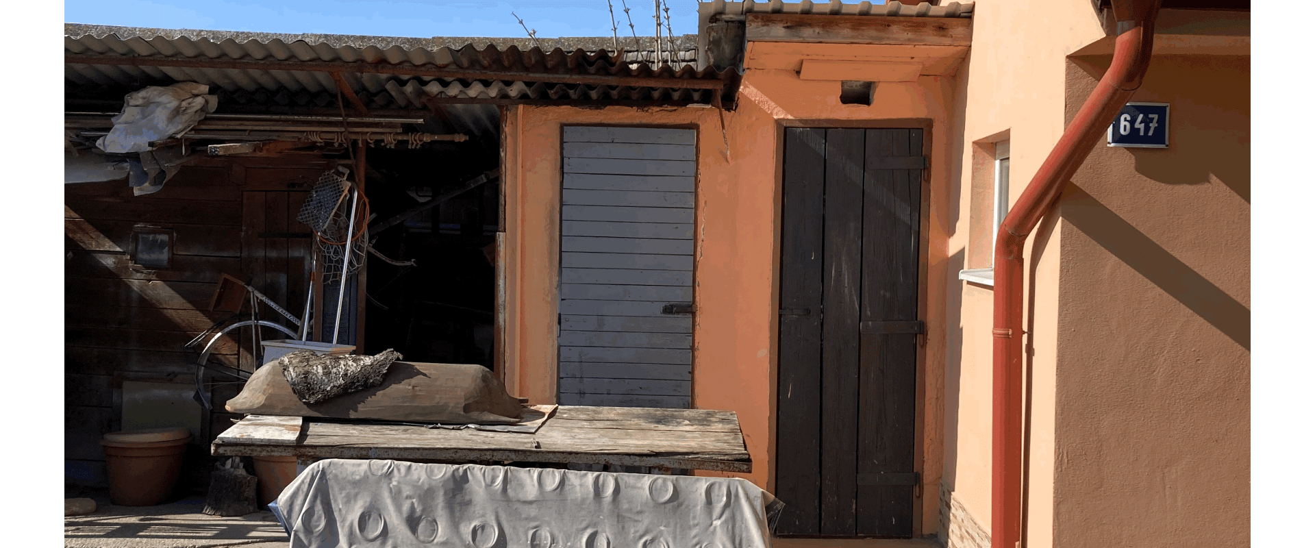 Priestranný rod. dom so záhradou a garážou v centre D.Stredy