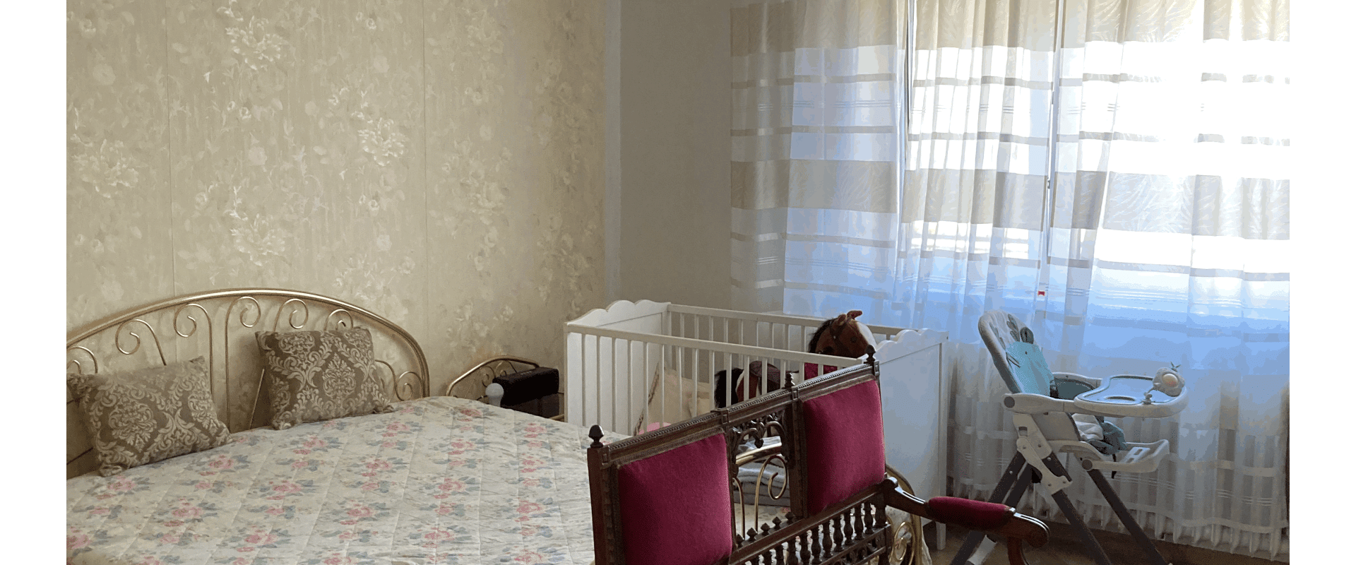 Priestranný rod. dom so záhradou a garážou v centre D.Stredy