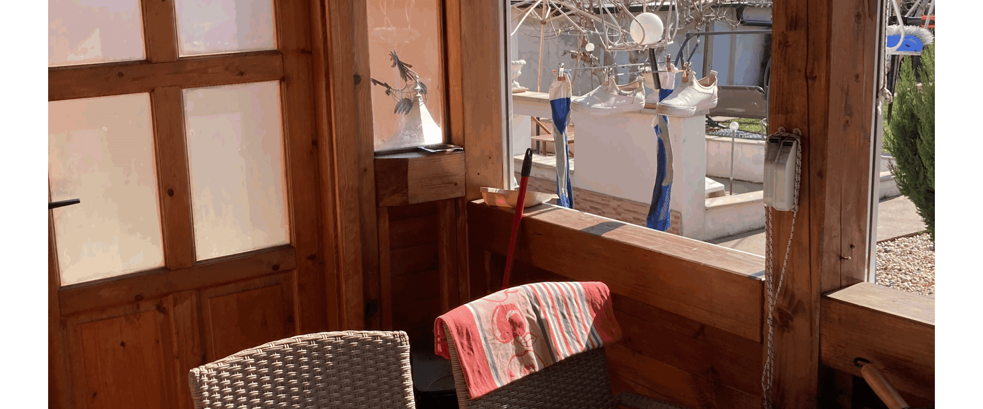 Priestranný rod. dom so záhradou a garážou v centre D.Stredy