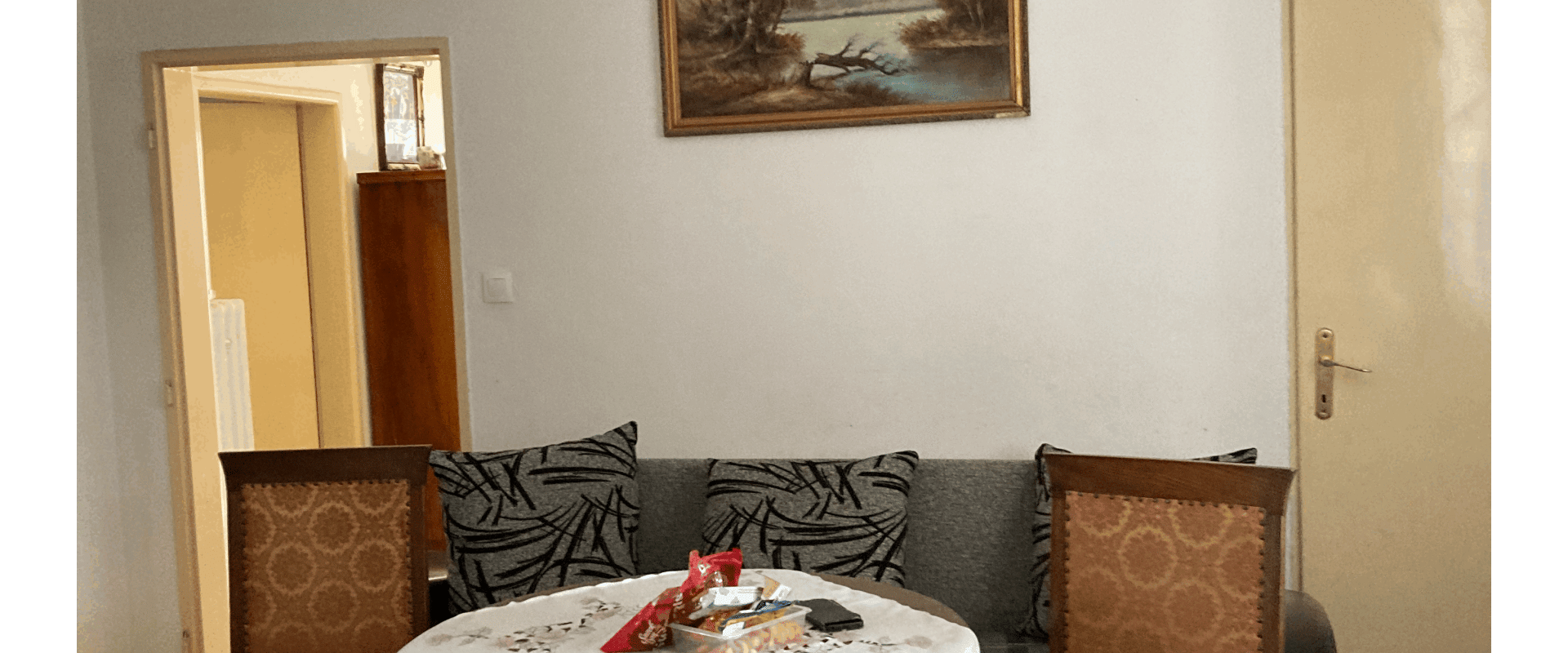 Priestranný rod. dom so záhradou a garážou v centre D.Stredy