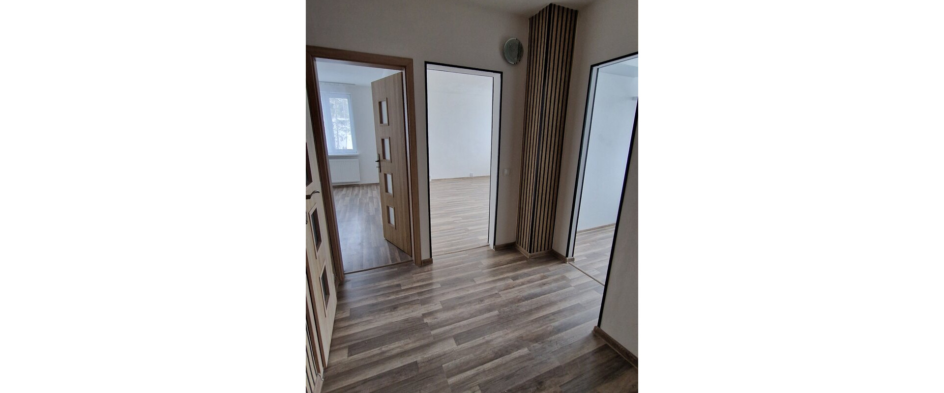 Na predaj 3 - izb. byt na sídl. 1.Mája blok G vo Vranove nad Topľou.